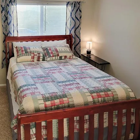 Charming Columbus Home About 7 Mi To Ohio State!